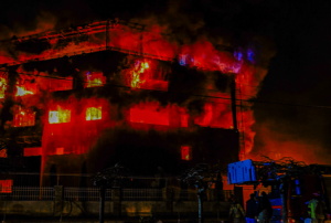 چو مضمون بلند افتادهام در خاطر لالی